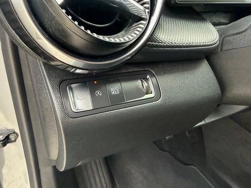 Used 2025 Chevrolet Equinox LT FWD image 13