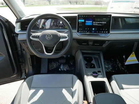 New 2026 Volkswagen Tiguan SE AWD/4WD image 9