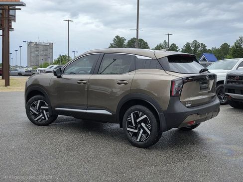 New 2026 Nissan Kicks SV w/ SV Premium Package FWD image 4