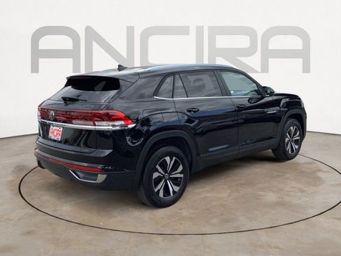 New 2026 Volkswagen Atlas Cross Sport SE FWD image 8
