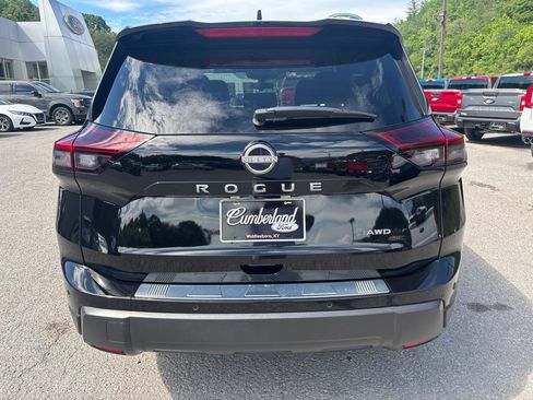 Used 2024 Nissan Rogue S AWD/4WD image 3