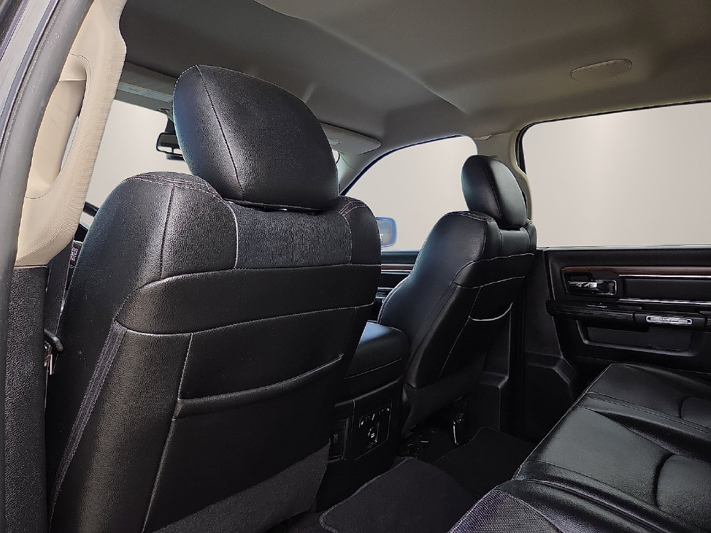Used 2014 RAM 2500 Laramie w/ Black Appearance Group AWD/4WD image 11