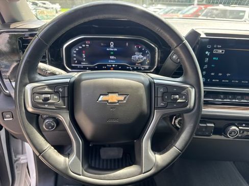 Used 2024 Chevrolet Silverado 2500 LT AWD/4WD image 17