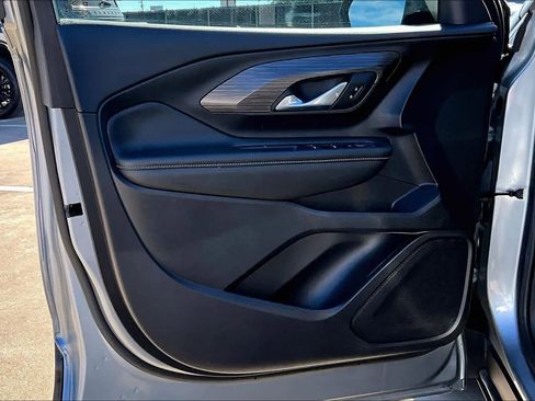 Used 2024 GMC Terrain SLE image 21