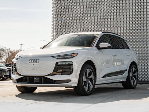 Certified 2025 Audi Q6 e-tron Premium Plus w/ Premium Plus AWD/4WD image 7