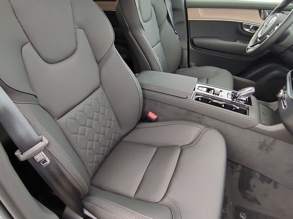 Used 2026 Volvo XC90 B6 Plus w/ Protection Package Premier AWD/4WD image 21