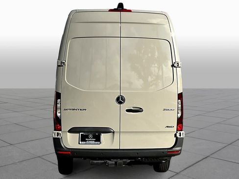 New 2025 Mercedes-Benz Sprinter 2500 image 4
