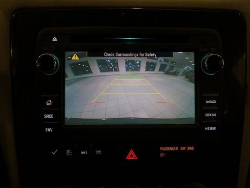 Used 2015 Chevrolet Traverse LT w/ Style and Technology Package image 19