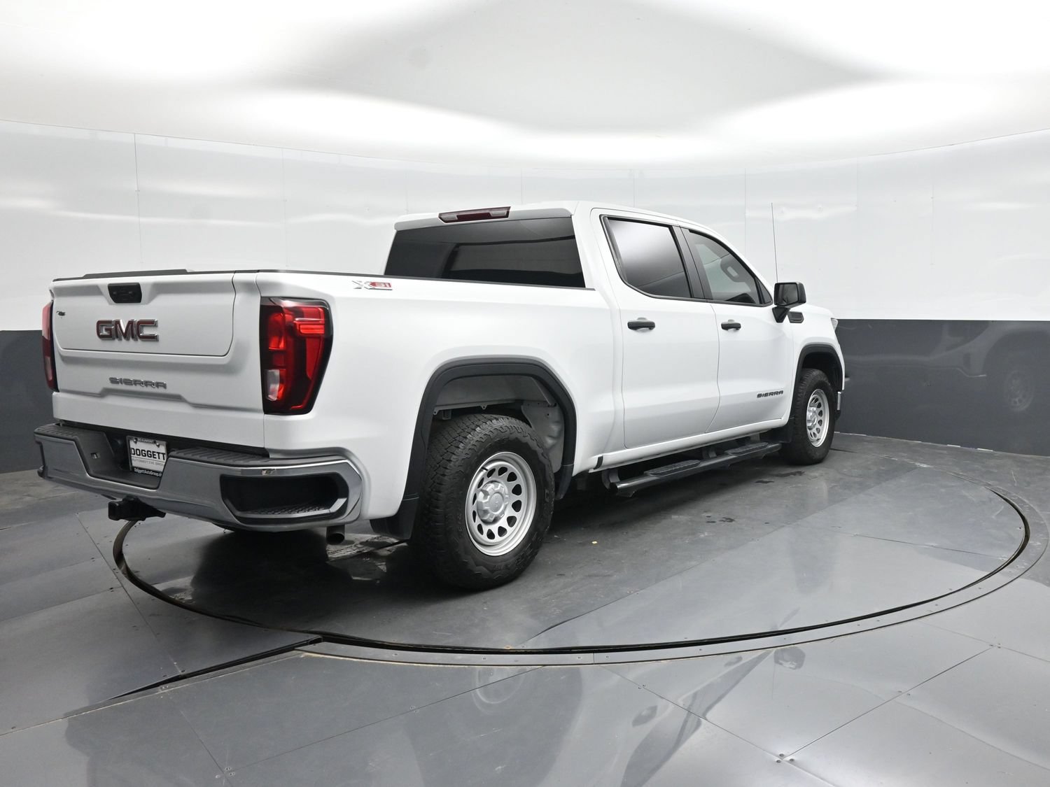Used 2025 GMC Sierra 1500 Pro w/ Pro Value Package AWD/4WD image 9