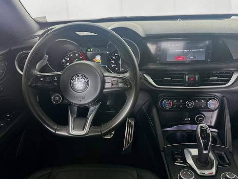 Used 2022 Alfa Romeo Stelvio Sprint image 18