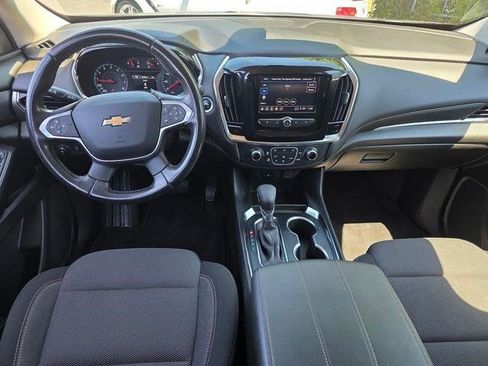 Certified 2021 Chevrolet Traverse LT FWD image 16