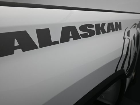 Used 2025 Chevrolet Silverado 2500 W/T image 36