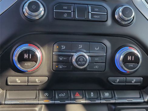 Used 2020 GMC Sierra 1500 SLE w/ SLE Value Package image 19