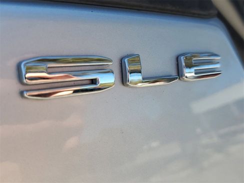 Certified 2022 GMC Terrain SLE w/ Driver Convenience Package image 11