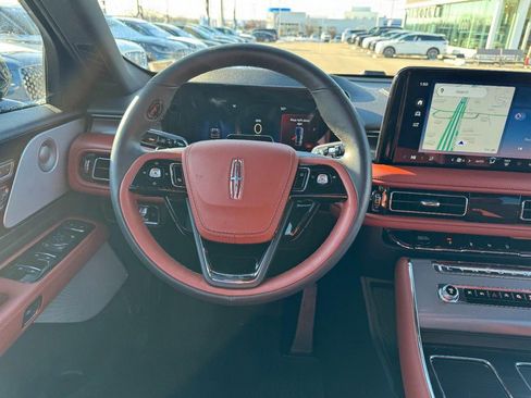 Certified 2025 Lincoln Aviator Reserve w/ Equipment Group 201A image 10