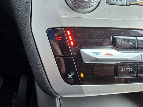 Used 2022 Ford Explorer XLT w/ Equipment Group 202A image 21