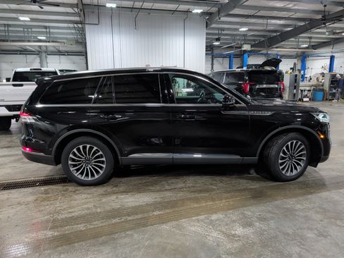 Used 2022 Lincoln Aviator Reserve w/ Elements Package Plus AWD/4WD image 2