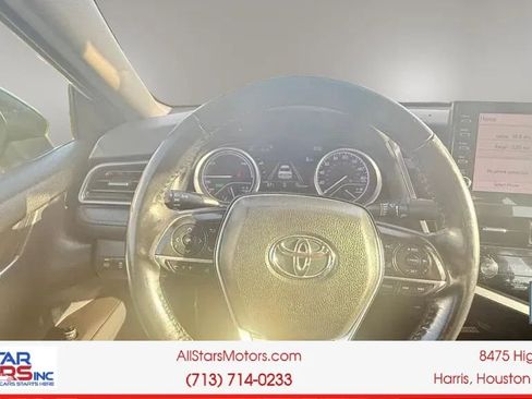 Used 2022 Toyota Camry XLE FWD image 22