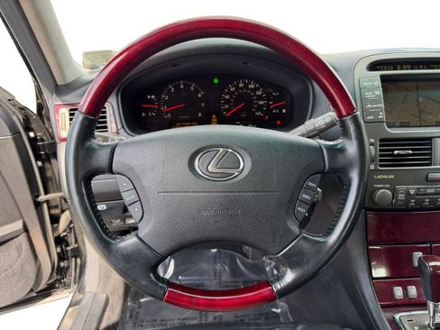 Used 2002 Lexus LS 430 w/ Custom Luxury Pkg RWD image 17