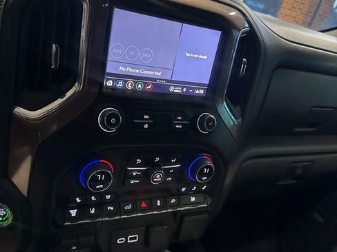 Used 2022 Chevrolet Silverado 2500 High Country image 12