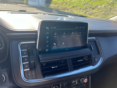 Used 2024 Chevrolet Suburban LT image 22