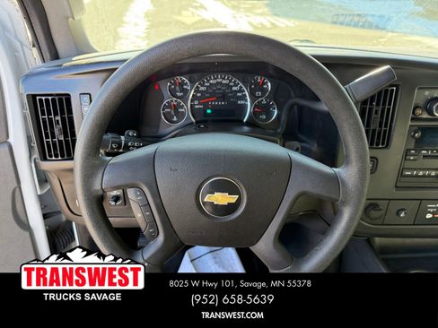 Used 2017 Chevrolet Express 3500 RWD image 10