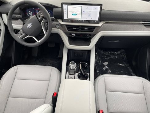 New 2026 Ford Explorer Platinum w/ LUX Leather Package image 13