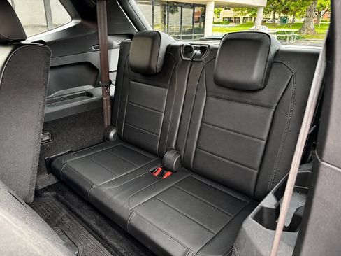 Used 2020 Volkswagen Tiguan SE R-Line FWD image 16