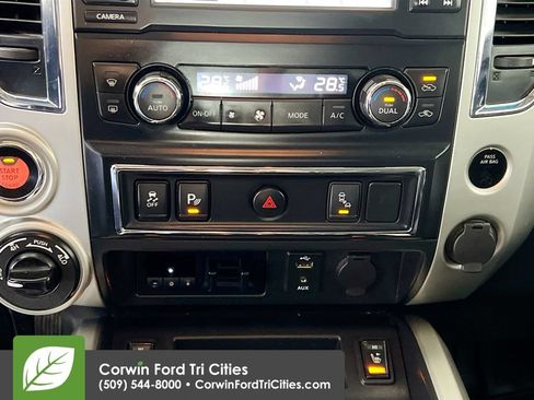Used 2018 Nissan Titan PRO-4X AWD/4WD image 9