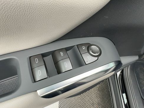 New 2026 Chevrolet Traverse LT image 13