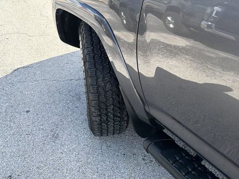 Used 2016 Toyota 4Runner SR5 AWD/4WD image 33