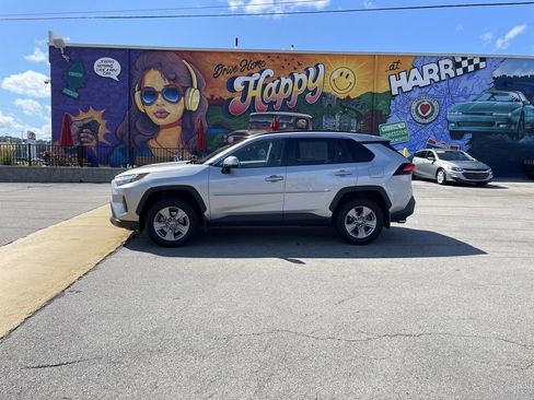 Used 2024 Toyota RAV4 XLE AWD/4WD image 3