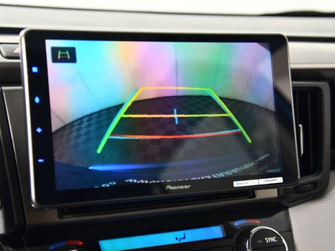 Used 2018 Toyota RAV4 Limited image 38