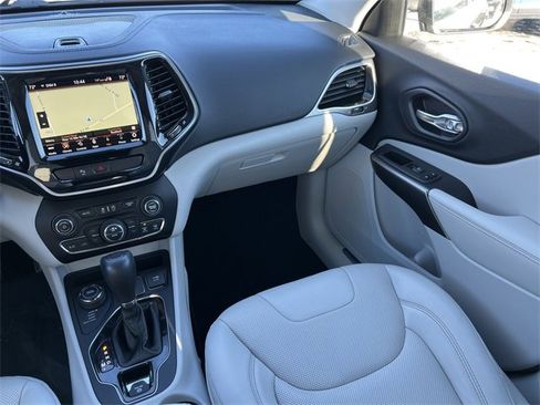 Certified 2020 Jeep Cherokee Limited image 35