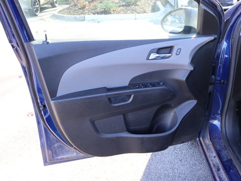 Used 2014 Chevrolet Sonic LT image 20