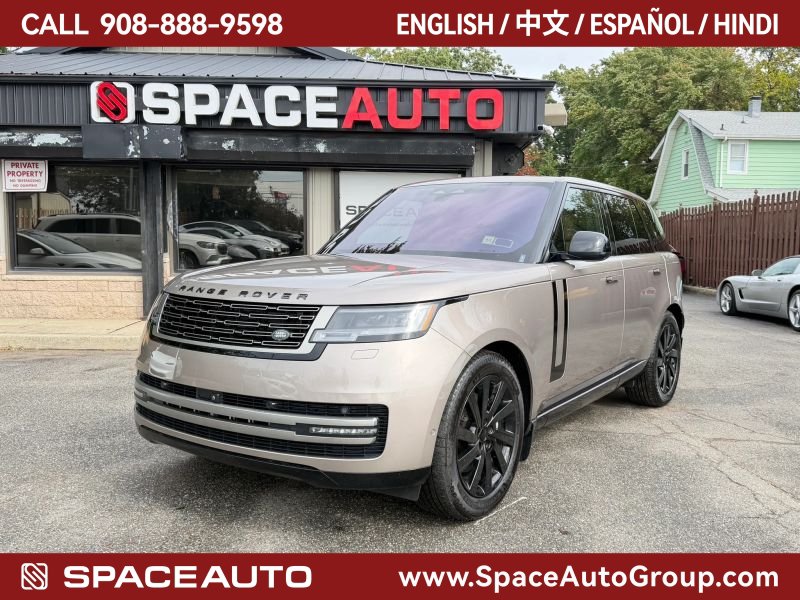 Used 2023 Land Rover Range Rover SE AWD/4WD image 1