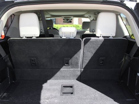 Used 2019 Ford Expedition Platinum image 10