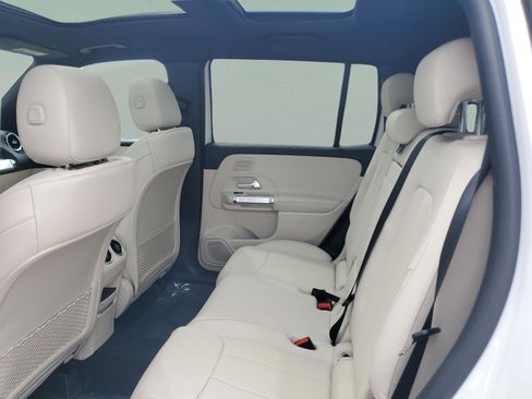 Used 2026 Mercedes-Benz GLB 250 image 11