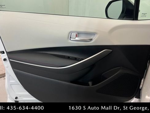 Used 2025 Toyota Corolla SE FWD image 14