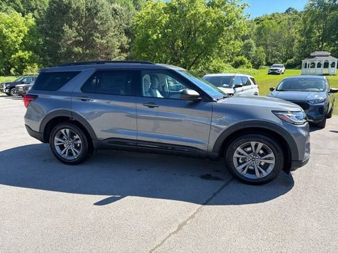 Used 2026 Ford Explorer Active w/ Active Comfort Package AWD/4WD image 13