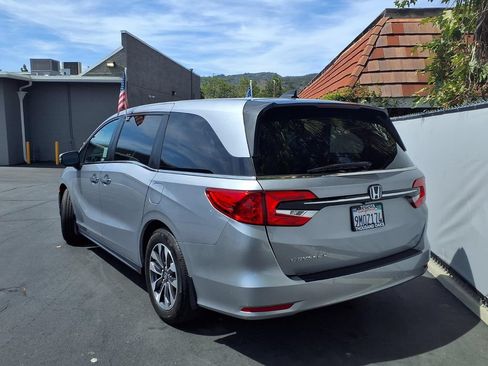 Used 2024 Honda Odyssey EX-L image 5