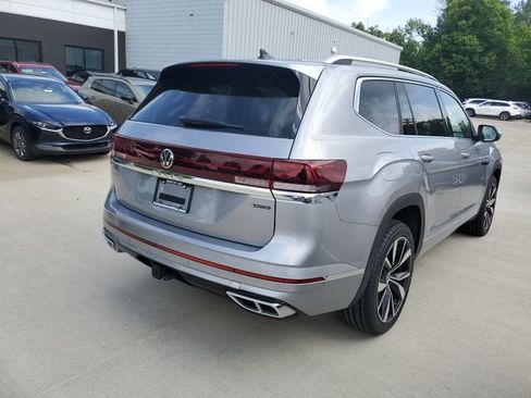 Used 2024 Volkswagen Atlas SEL Premium R-Line AWD/4WD image 4