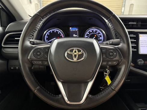 Used 2020 Toyota Camry SE image 14