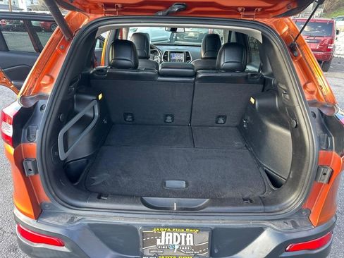 Used 2016 Jeep Cherokee Trailhawk w/ Comfort/Convenience Group image 26