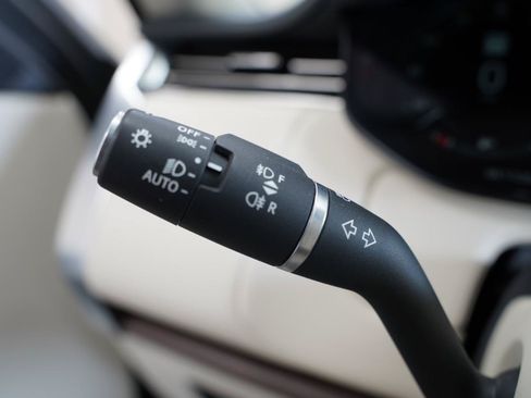 Used 2023 Land Rover Range Rover SE AWD/4WD image 14