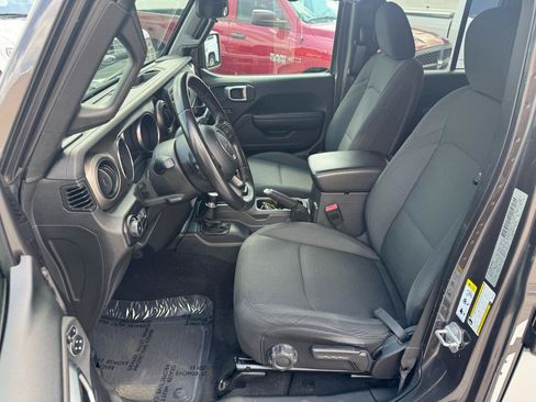 Used 2019 Jeep Wrangler Unlimited Sport S AWD/4WD image 13