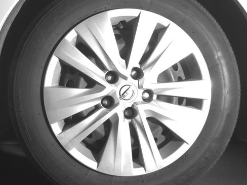 Used 2025 Nissan Sentra S image 11