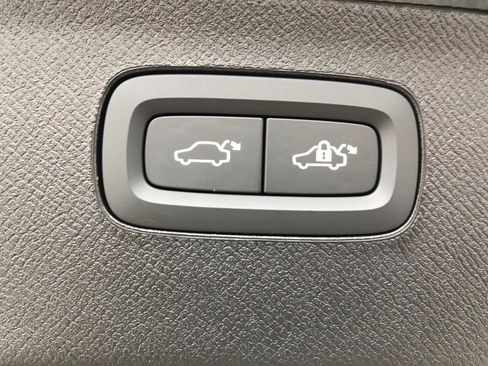 New 2026 Volvo XC90 B6 Ultra w/ Protection Package image 40