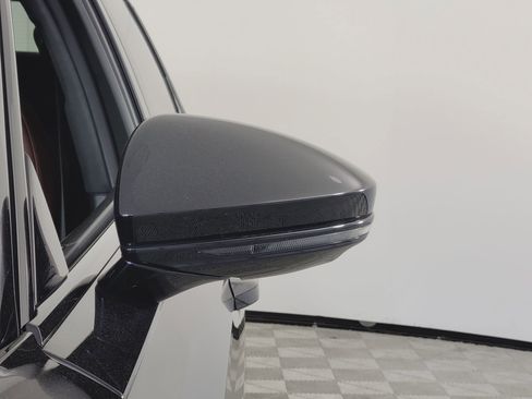 Used 2024 Audi S8 4.0T image 30