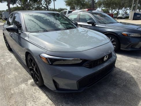 Used 2025 Honda Civic Sport image 4